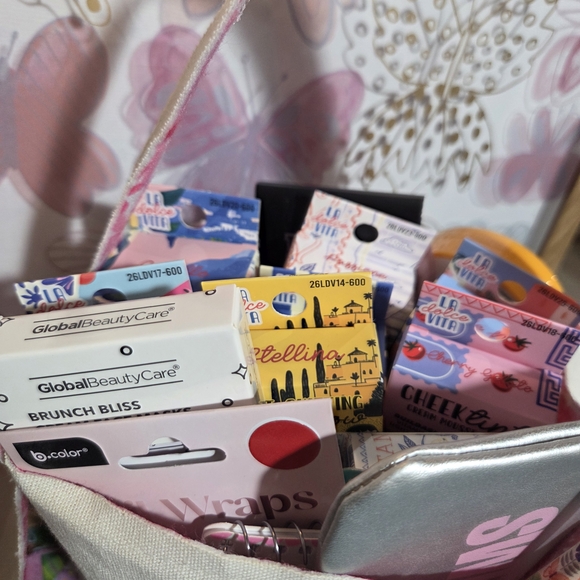 Ultimate Easter Self-Care Beauty Basket 🌸🐰 (15+ Items) - Picture 5 of 7